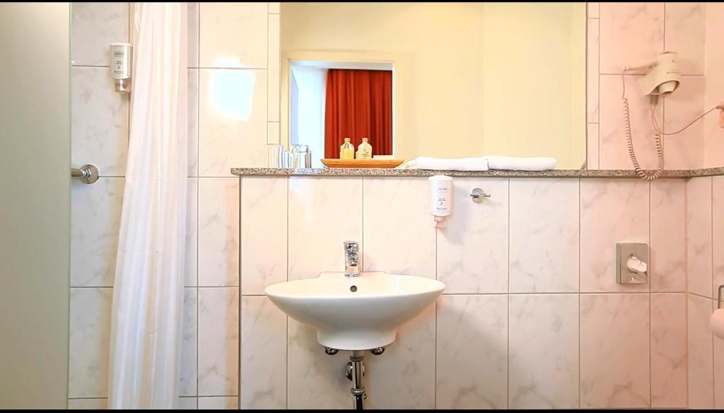 Hotel Royal Elmshorn Room photo